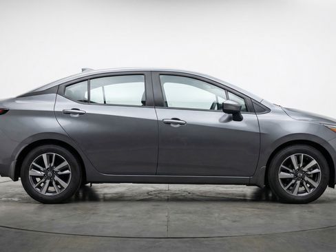Used 2025 Nissan Versa SV image 11