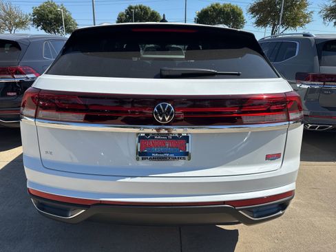 New 2026 Volkswagen Atlas Cross Sport SE image 5