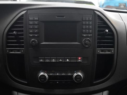 Used 2016 Mercedes-Benz Metris Passenger image 21