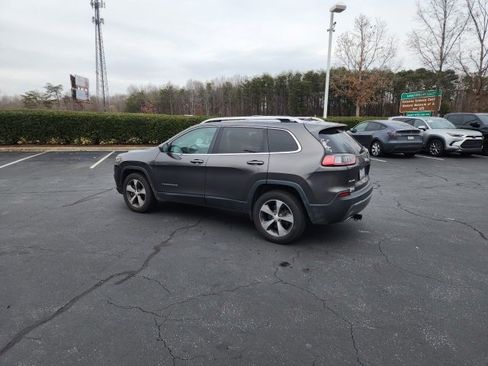 Used 2019 Jeep Cherokee Limited image 6