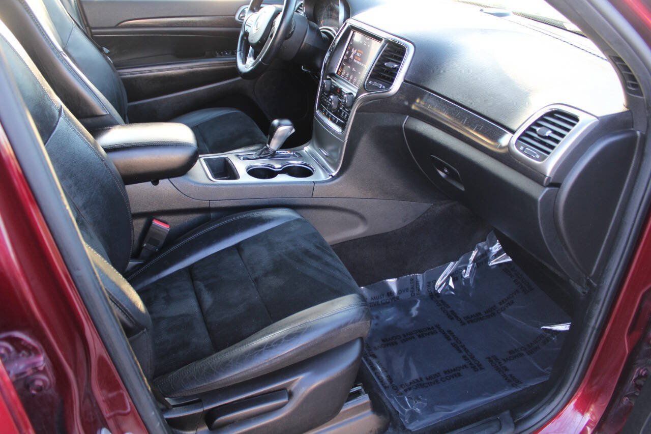 Used 2018 Jeep Grand Cherokee Altitude AWD/4WD image 8