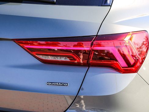 Used 2023 Audi Q3 2.0T Premium w/ Black Optic Sport Package image 10