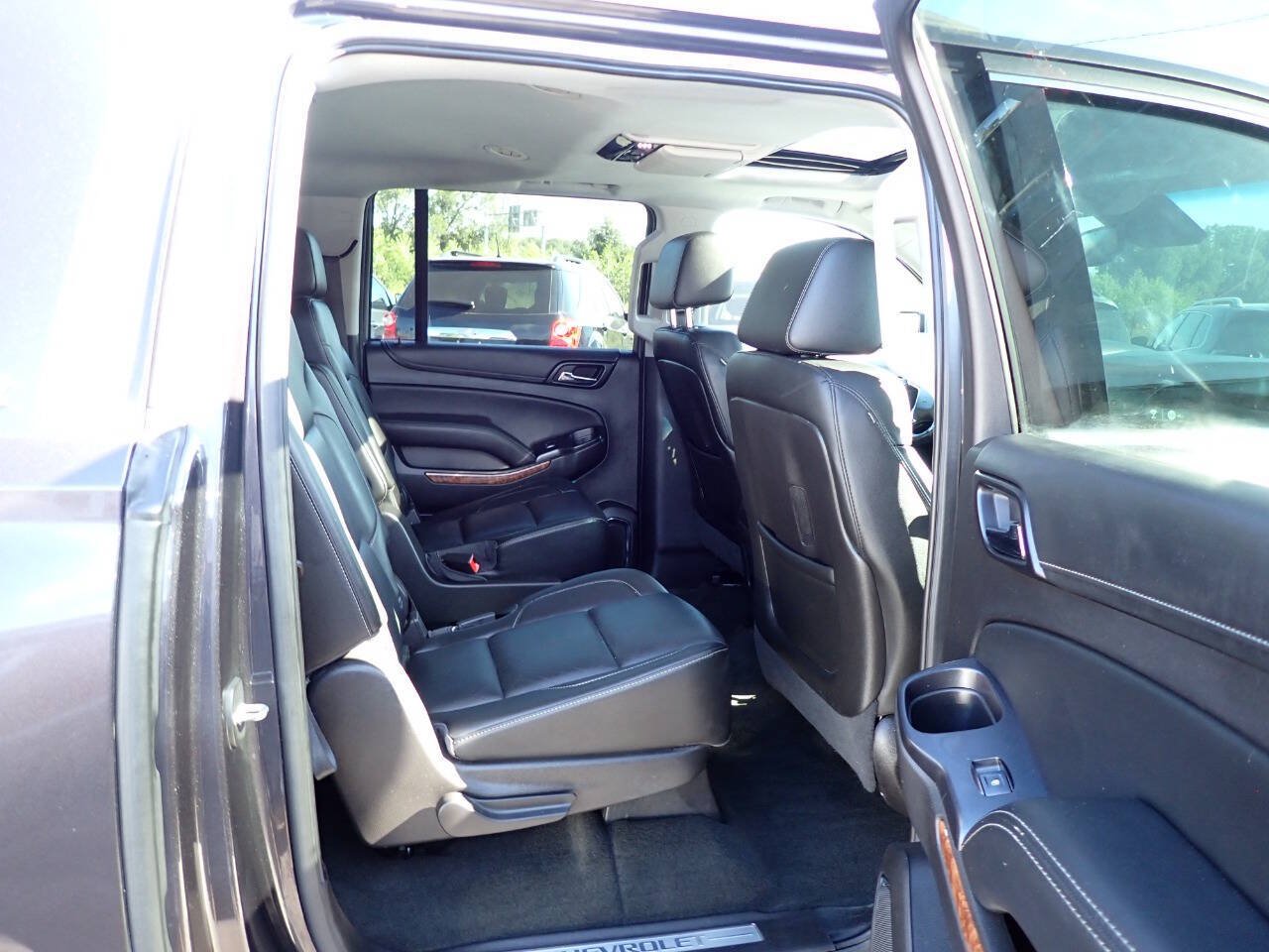 Used 2016 Chevrolet Suburban LTZ AWD/4WD image 10