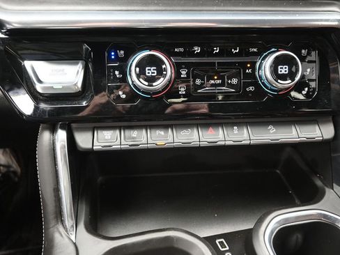 Used 2025 GMC Sierra 2500 Denali Ultimate image 9