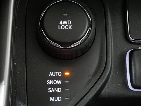 Certified 2021 Jeep Compass Latitude w/ Sun and Sound Group image 19