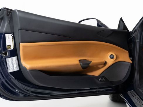 Used 2017 Ferrari 488 GTB RWD image 24