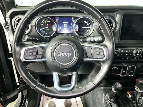 Used 2023 Jeep Wrangler Unlimited Sahara w/ Cold Weather Group AWD/4WD image 16