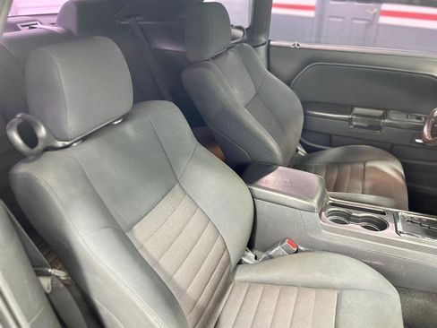 Used 2010 Dodge Challenger R/T image 19