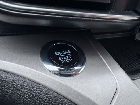 Used 2022 Ford Explorer XLT w/ Equipment Group 202A image 25