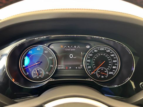 Used 2020 Bentley Bentayga Speed image 25