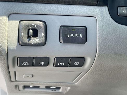 Used 2010 Lexus LS 460 w/ Comfort Pkg RWD image 18