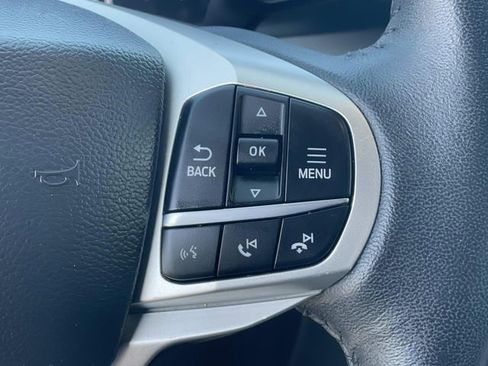 Used 2023 Ford Explorer XLT image 9