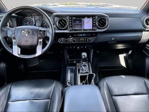 Used 2021 Toyota Tacoma TRD Off-Road w/ TRD Premium Off Road Package AWD/4WD image 6