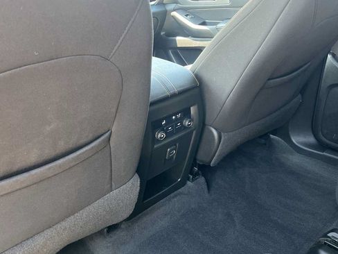 Used 2019 Chevrolet Traverse LT AWD/4WD image 36