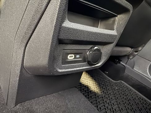 Used 2021 Volkswagen Tiguan SE R-Line image 26