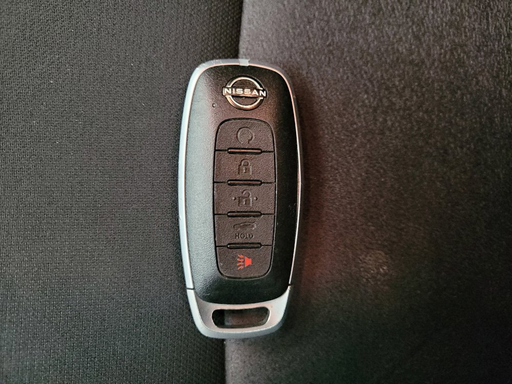 Used 2025 Nissan Sentra SR FWD image 32