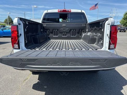 Used 2025 Chevrolet Colorado W/T RWD image 32