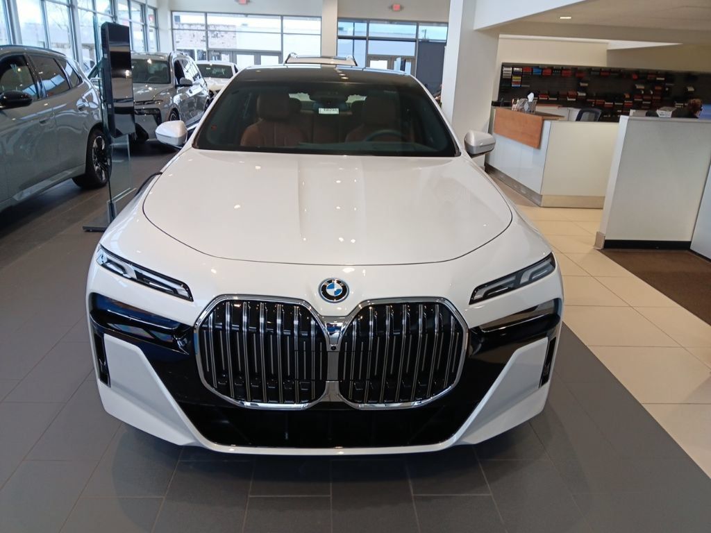 New 2026 BMW 750e xDrive AWD/4WD image 20
