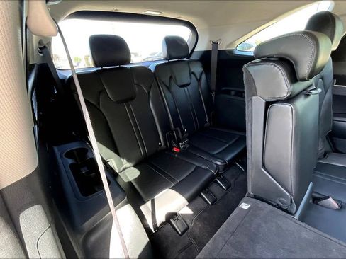 Used 2024 Kia Sorento S image 38