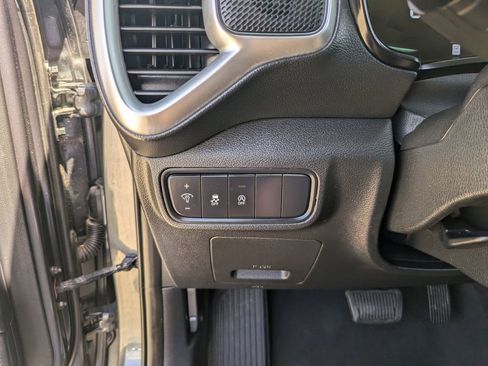 Certified 2023 Kia Soul LX w/ LX Technology Package FWD image 25