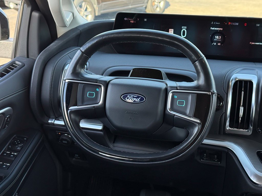 Certified 2025 Ford Expedition Platinum AWD/4WD image 9