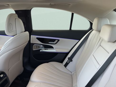 New 2026 Mercedes-Benz E 450 4MATIC Sedan image 21