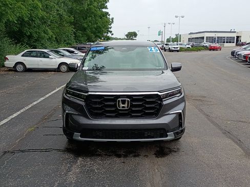 Used 2025 Honda Pilot EX-L image 7