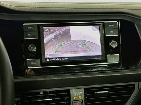 Used 2024 Volkswagen Jetta SE FWD image 13