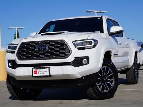 Used 2023 Toyota Tacoma TRD Sport image 2