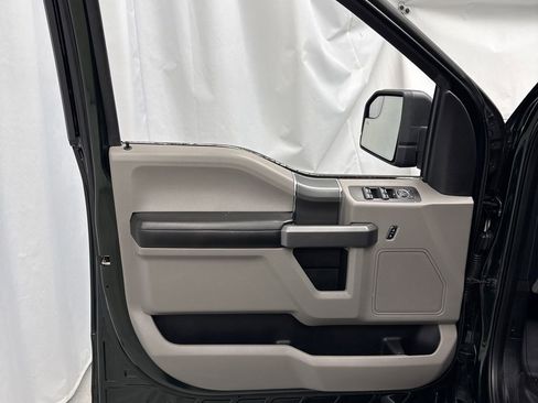 Used 2015 Ford F150 XLT w/ Equipment Group 302A Luxury image 13