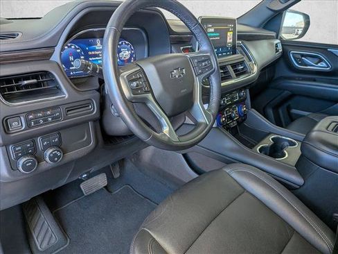 Used 2022 Chevrolet Tahoe Z71 w/ Luxury Package AWD/4WD image 9