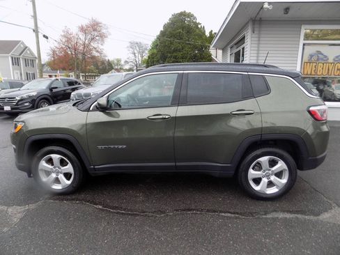 Used 2019 Jeep Compass Latitude w/ Cold Weather Group AWD/4WD image 7