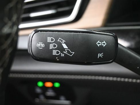 Used 2025 Volkswagen Atlas SE AWD/4WD image 17