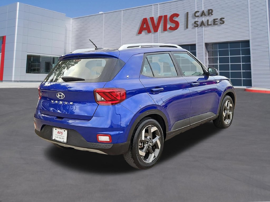 Used 2025 Hyundai Venue SEL FWD image 6