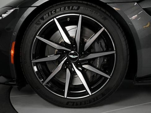 Used 2019 Aston Martin V8 Vantage Coupe RWD image 15