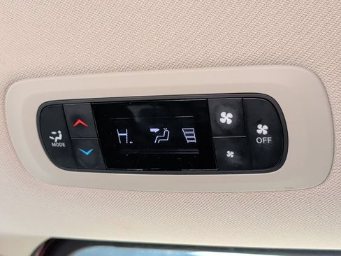 Used 2023 Chrysler Voyager LX FWD image 32