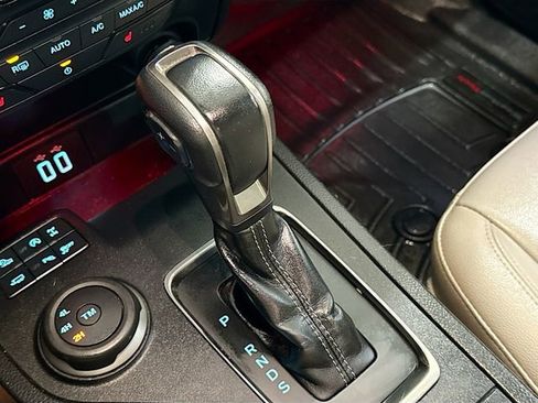 Used 2019 Ford Ranger Lariat w/ Equipment Group 501A Mid image 18