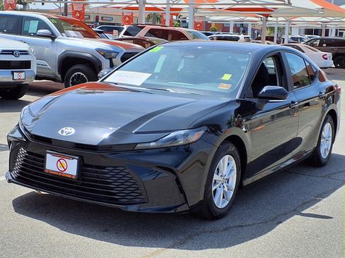 Certified 2025 Toyota Camry LE FWD image 3