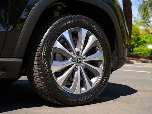 Used 2021 Mercedes-Benz GLE 350 GLE 350 Sport Utility 4D w/ Premium Package image 8