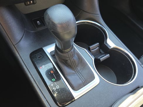 Used 2015 Toyota Highlander LE image 17