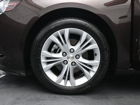 Used 2015 Chevrolet Impala LT w/ Convenience Package image 13