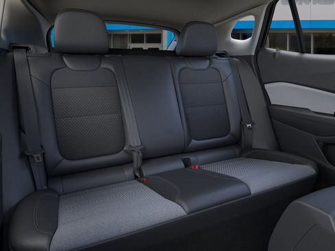 New 2026 Chevrolet Trax LT w/ LT Convenience Package FWD image 17