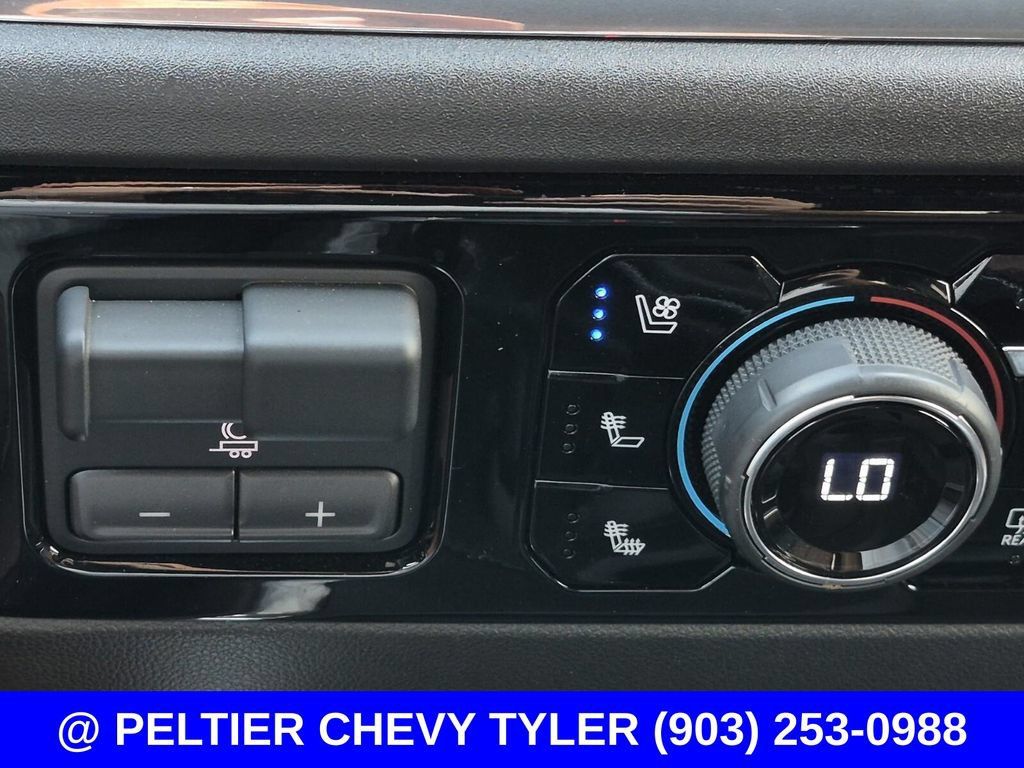 Used 2023 Chevrolet Silverado 1500 High Country w/ Z71 Off-Road Package AWD/4WD image 28