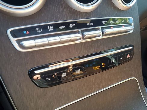 Used 2022 Mercedes-Benz GLC 300 4MATIC Coupe image 32