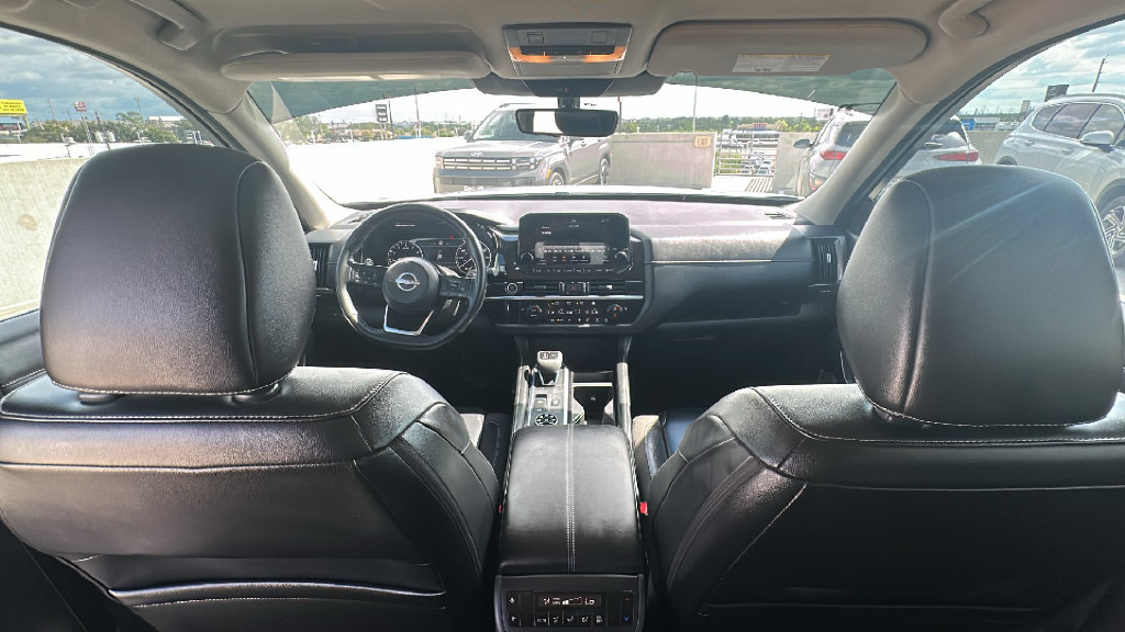 Used 2023 Nissan Pathfinder SL w/ Lighting Package (N92) AWD/4WD image 28