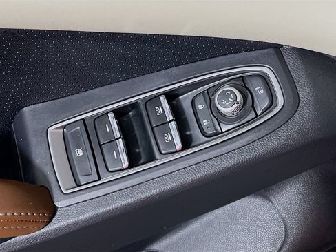 Used 2022 Subaru Ascent Touring AWD/4WD image 17