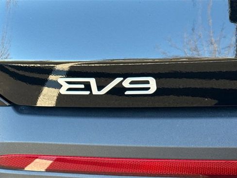 Certified 2024 Kia EV9 Light Long Range image 37