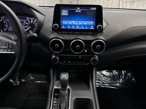 Used 2025 Nissan Sentra SV FWD image 12