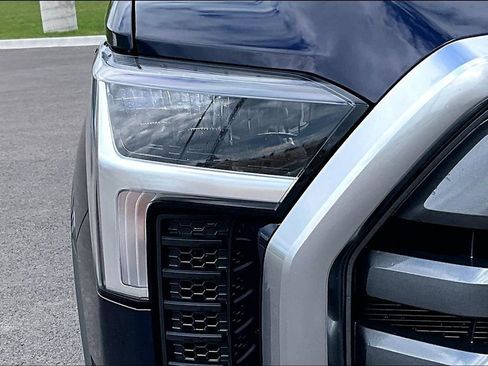Used 2023 Toyota Tundra Limited AWD/4WD image 30