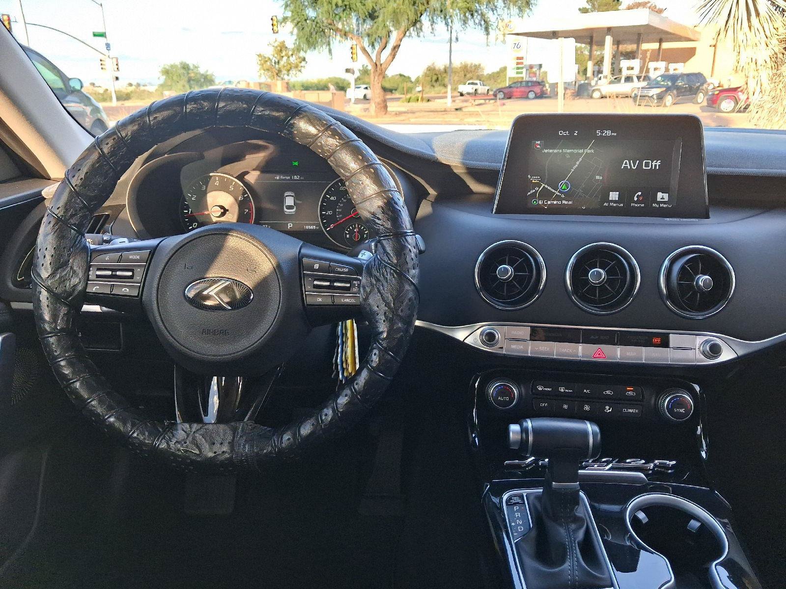 Used 2018 Kia Stinger Premium RWD image 25